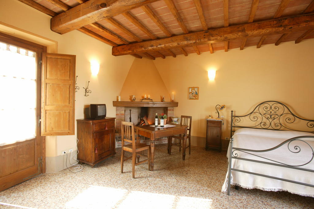 Agriturismo Podere San Gregorio ปีเอนซา ห้อง รูปภาพ
