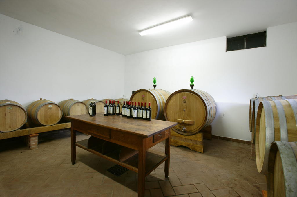 Agriturismo Podere San Gregorio ปีเอนซา ภายนอก รูปภาพ