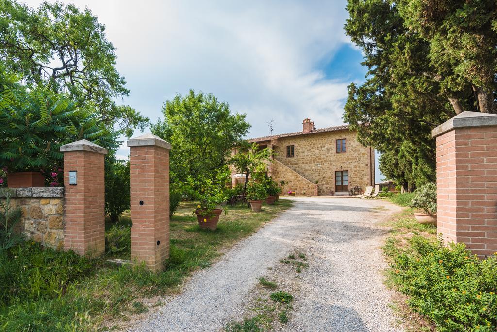 Agriturismo Podere San Gregorio ปีเอนซา ภายนอก รูปภาพ