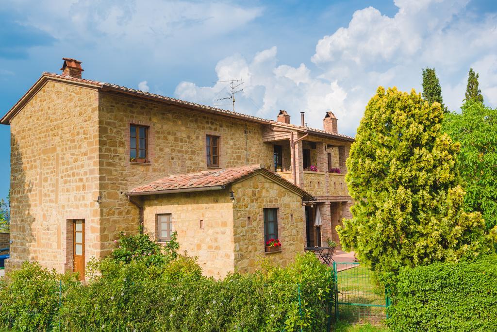 Agriturismo Podere San Gregorio ปีเอนซา ภายนอก รูปภาพ